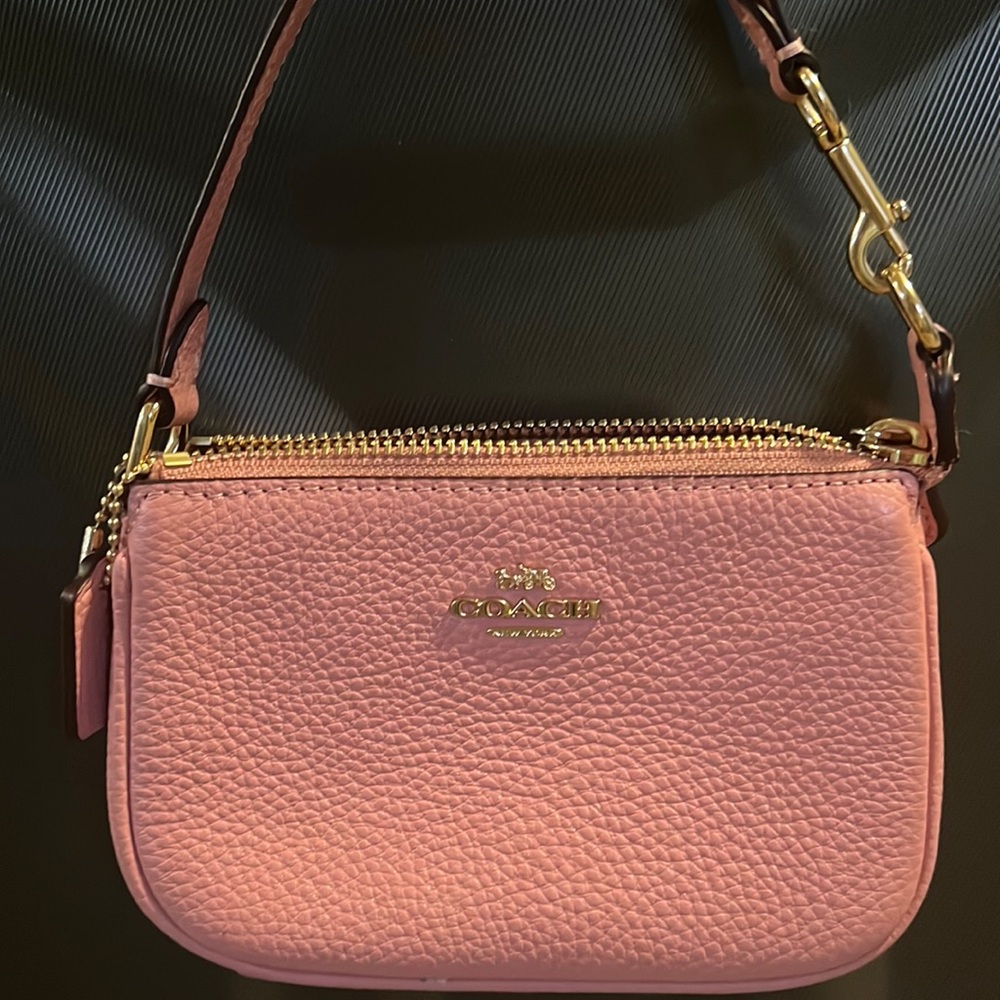 COACH!! PINK SMALL HAND BAG!!!